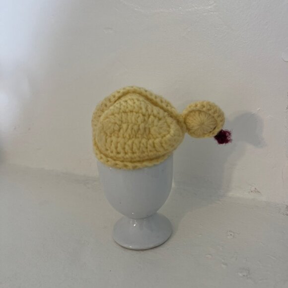 Lot of 4 Four Vintage Knit Doll Hats Cloche Pompom Duckling Crochet Beanie - Picture 9 of 9